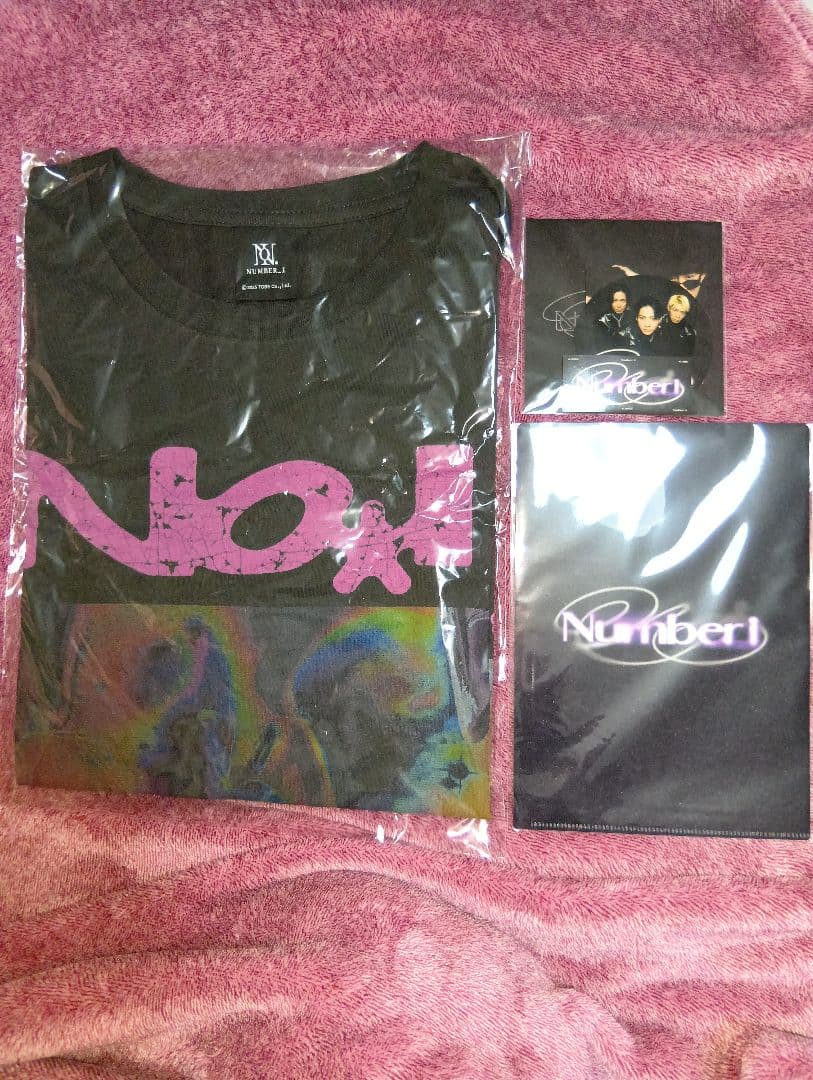 新品未開封Number! Tシャツとクリアファイルとステッカーの３点セット