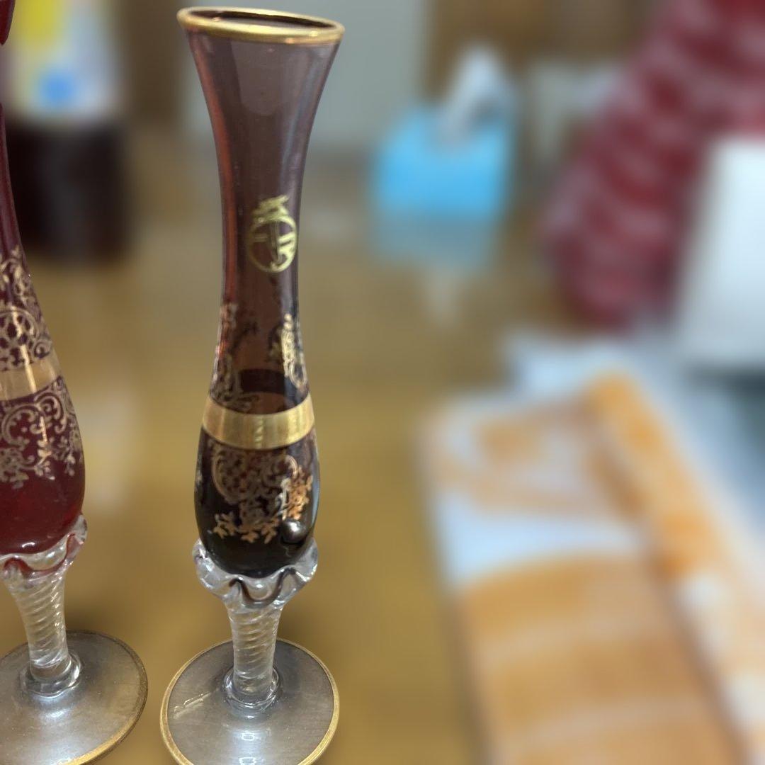 エレガントな赤黒一輪挿しふたつセット