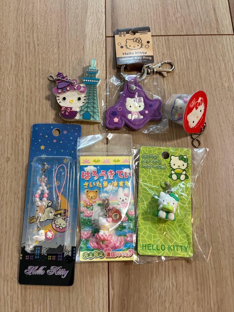 ご当地キティ　まとめ売り205個