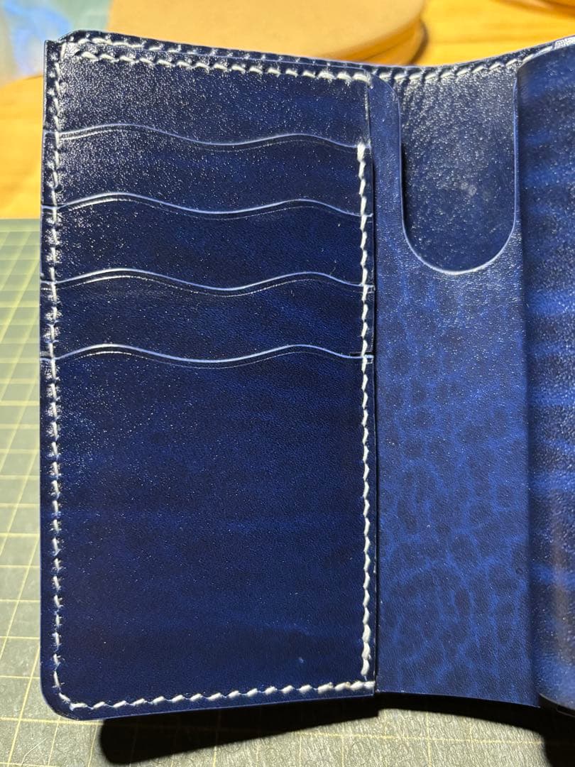 ミドルウォレット　ベルギー産　ルガト　ハンドメイド【訳あり】