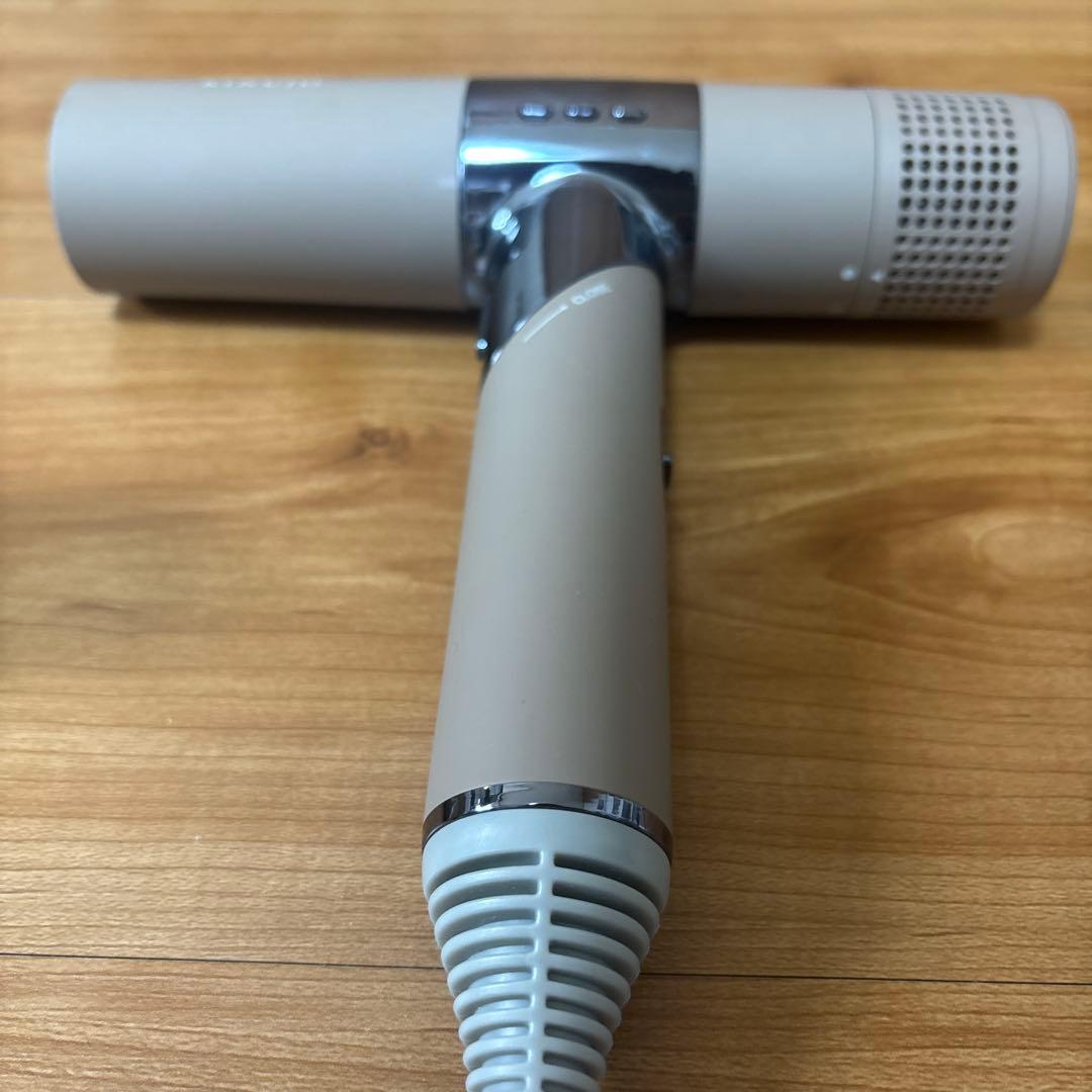 絹女　KINUJO ヘアドライヤー 美髪　マイナスイオン　軽量ドライヤー