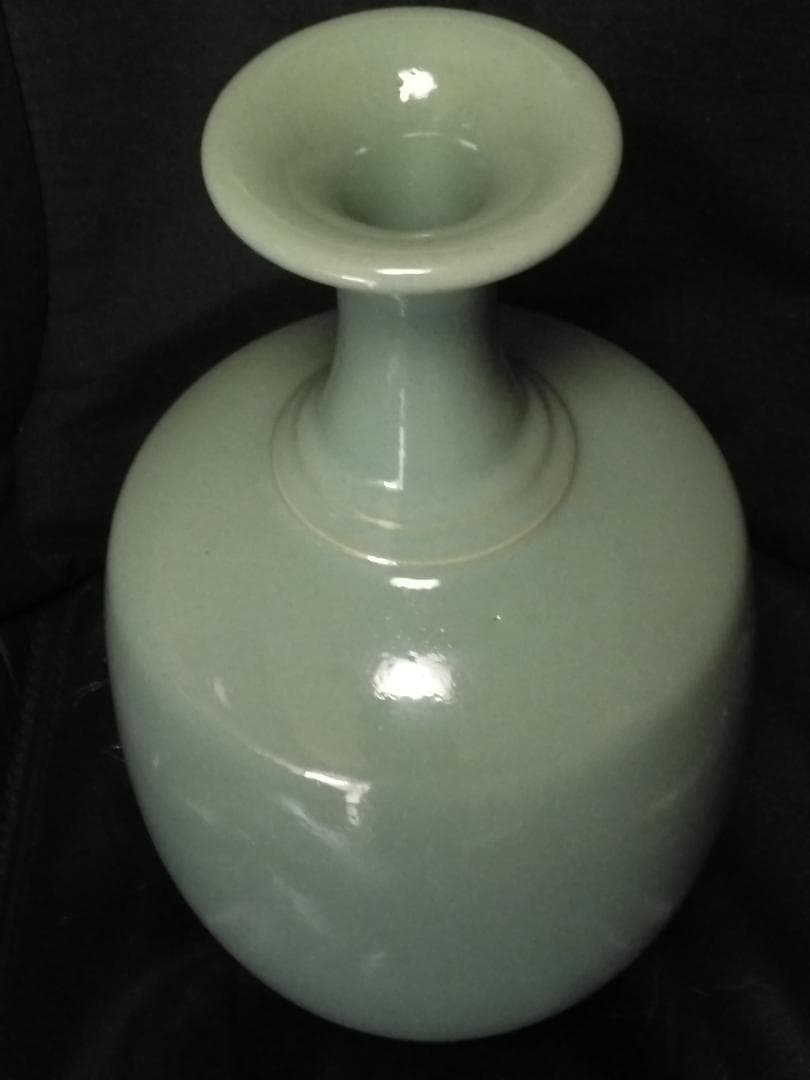 青磁花瓶「土肥刀泉」作　共箱付　無傷完品　約２８cm