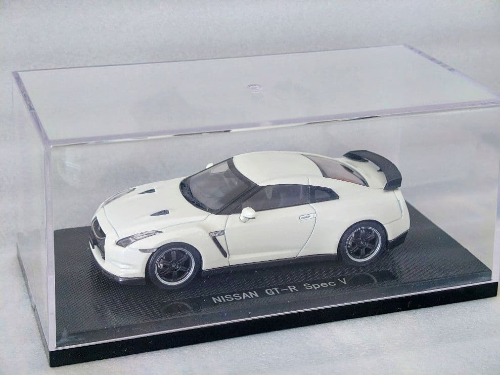 ミニカー R35GT-R GT5 COLLECTOR'S Edition 1/43
