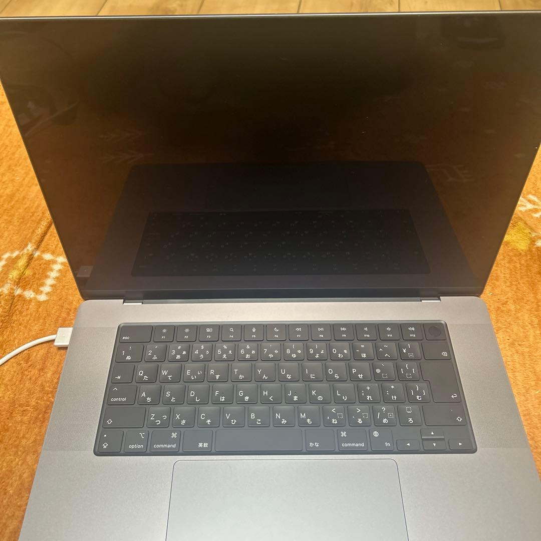 極美MacBookPro 16インチ M1 32/500GB 16コア充放電2回