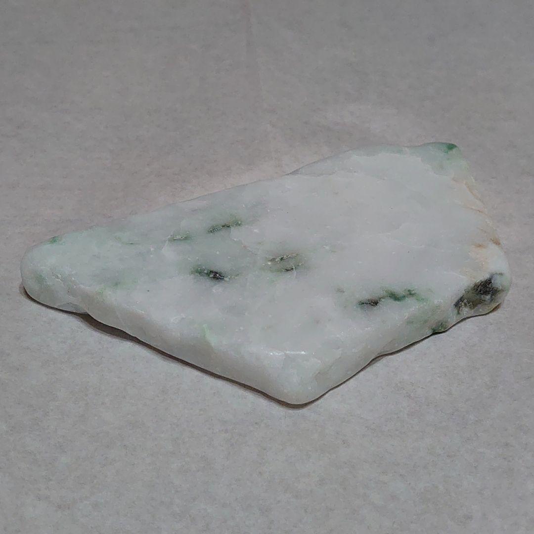 糸魚川　翡翠　原石　ヒスイ　218g