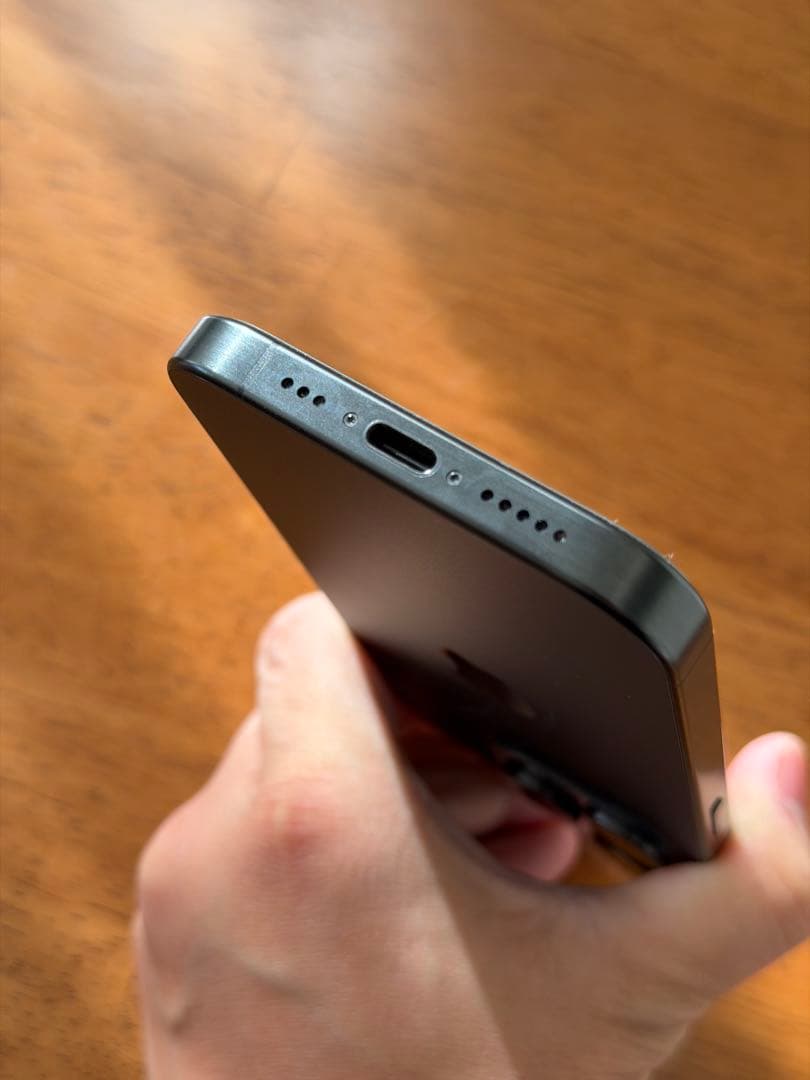 【美品】iPhone 15 Pro 256GB SIMフリー