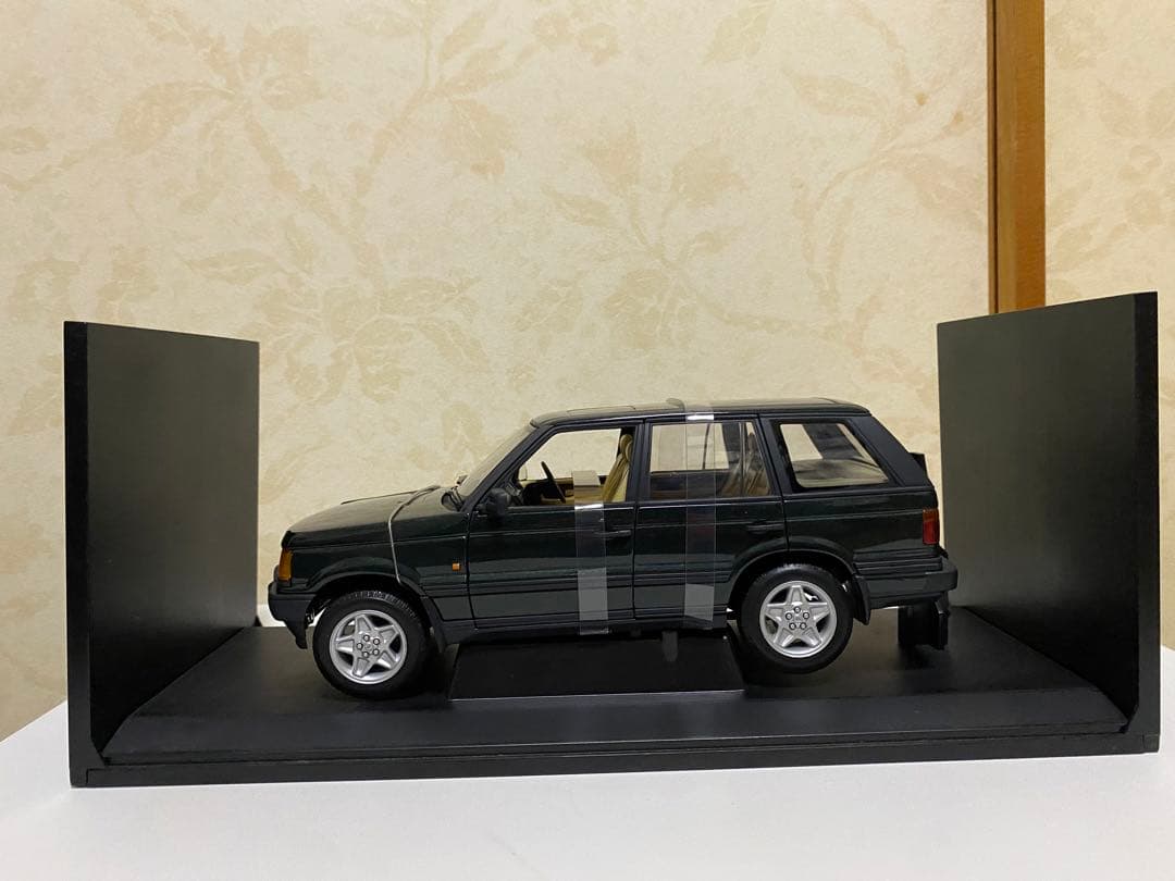 AUTOart 1/18 RANGE ROVER 4.6 HSE グリーン