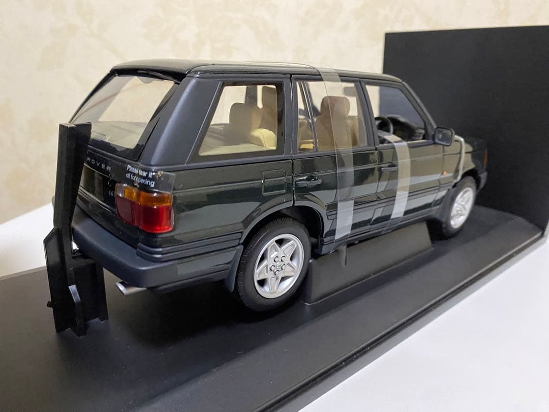 AUTOart 1/18 RANGE ROVER 4.6 HSE グリーン
