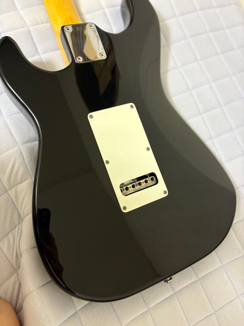 G&L Legacy Tribute Series ブラック&メープル
