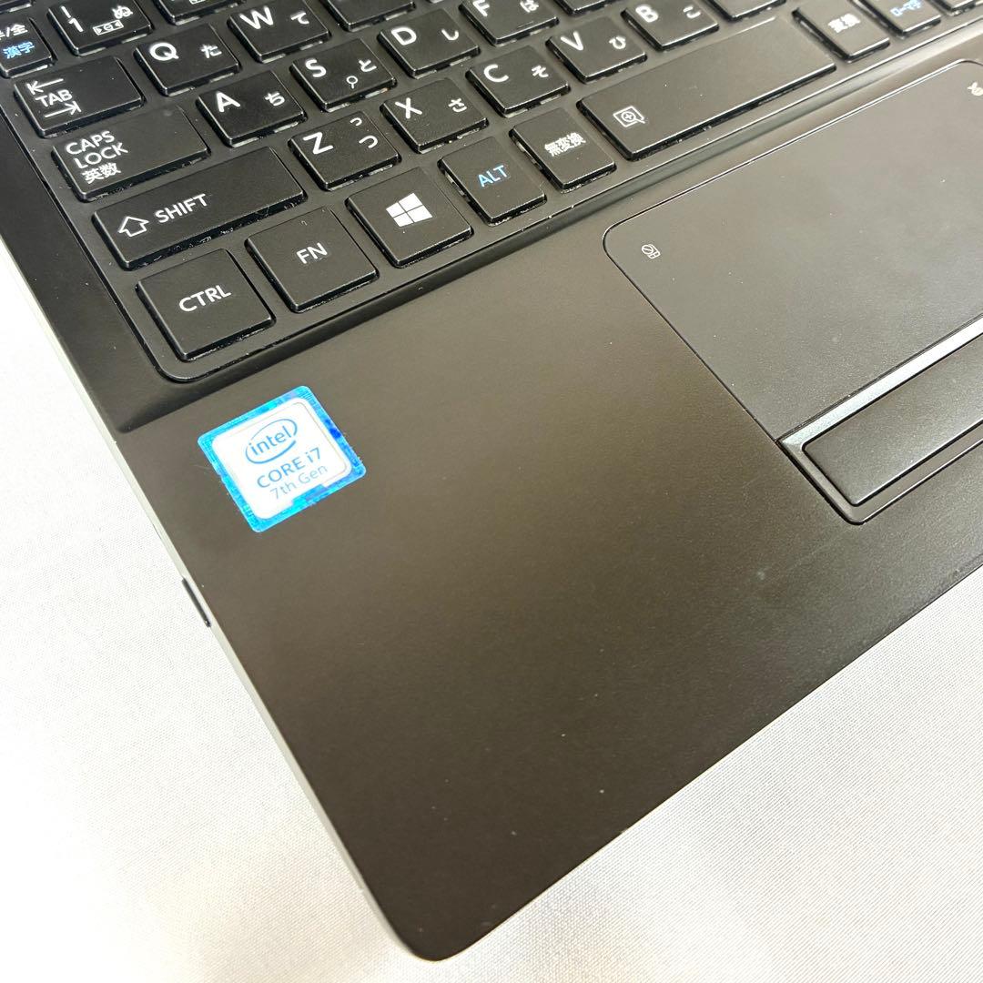 TOSHIBA dynabook R73/M i7 SSD512GBメモリ8GB