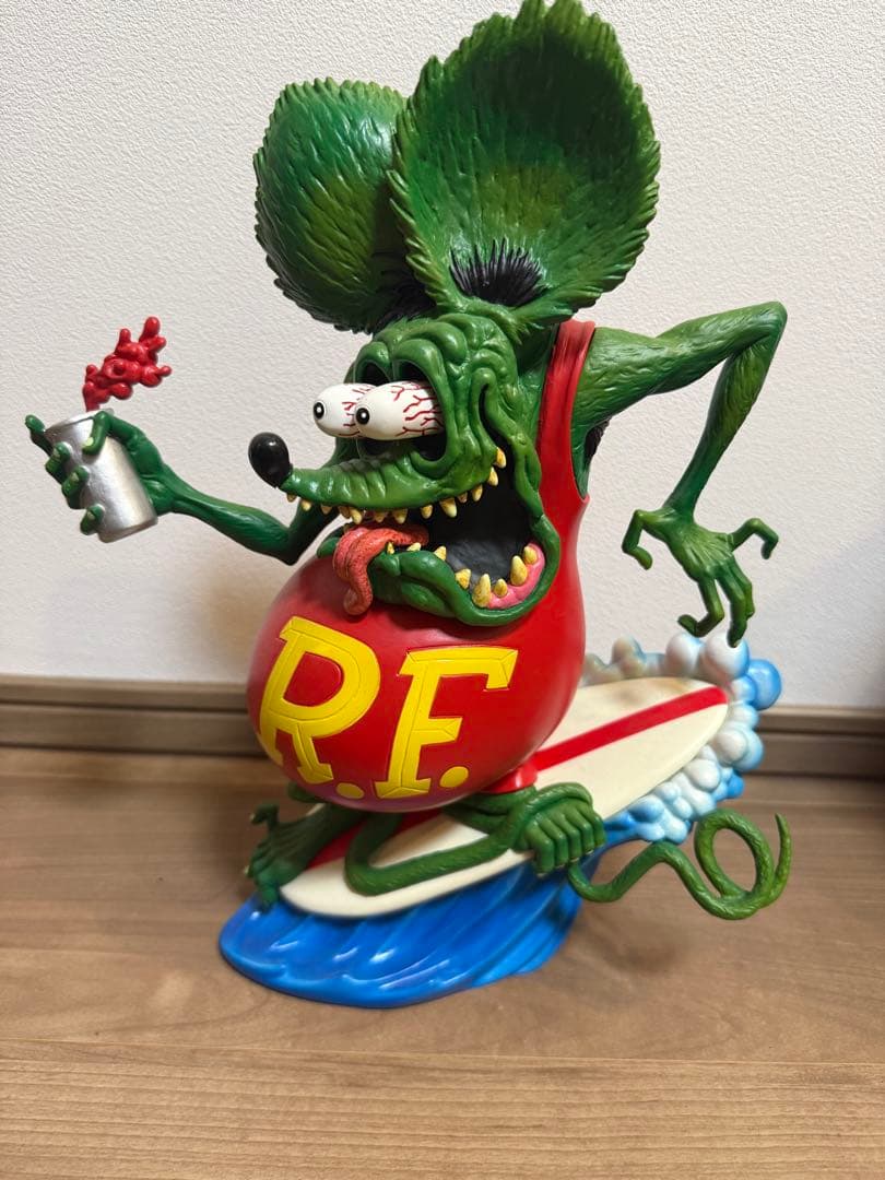 希少ラットフィンクサーフィンフィギュア