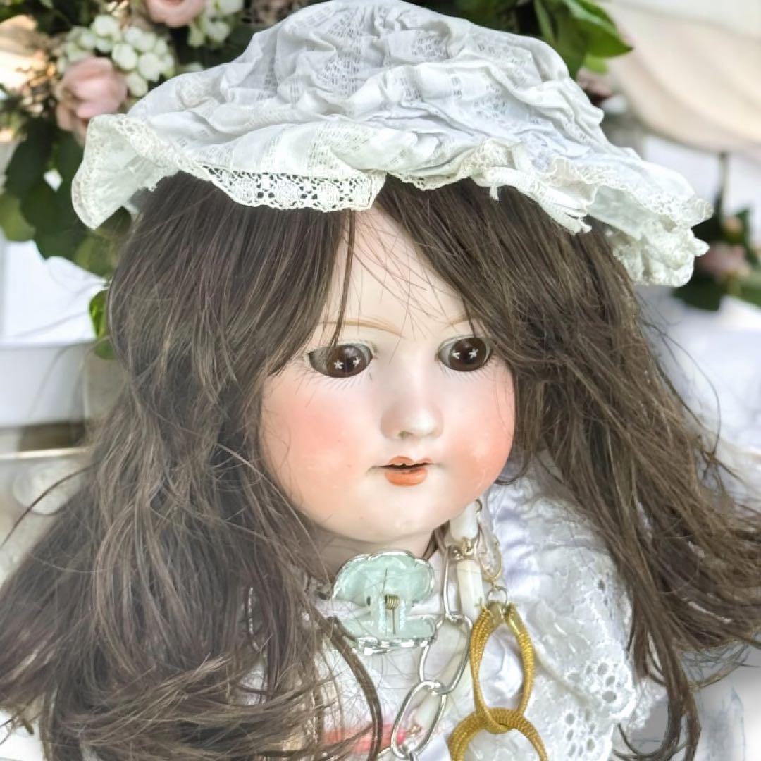 アンティーク ビスクドールアーモンド マルセル ホワイトドレス ボネ カメオ