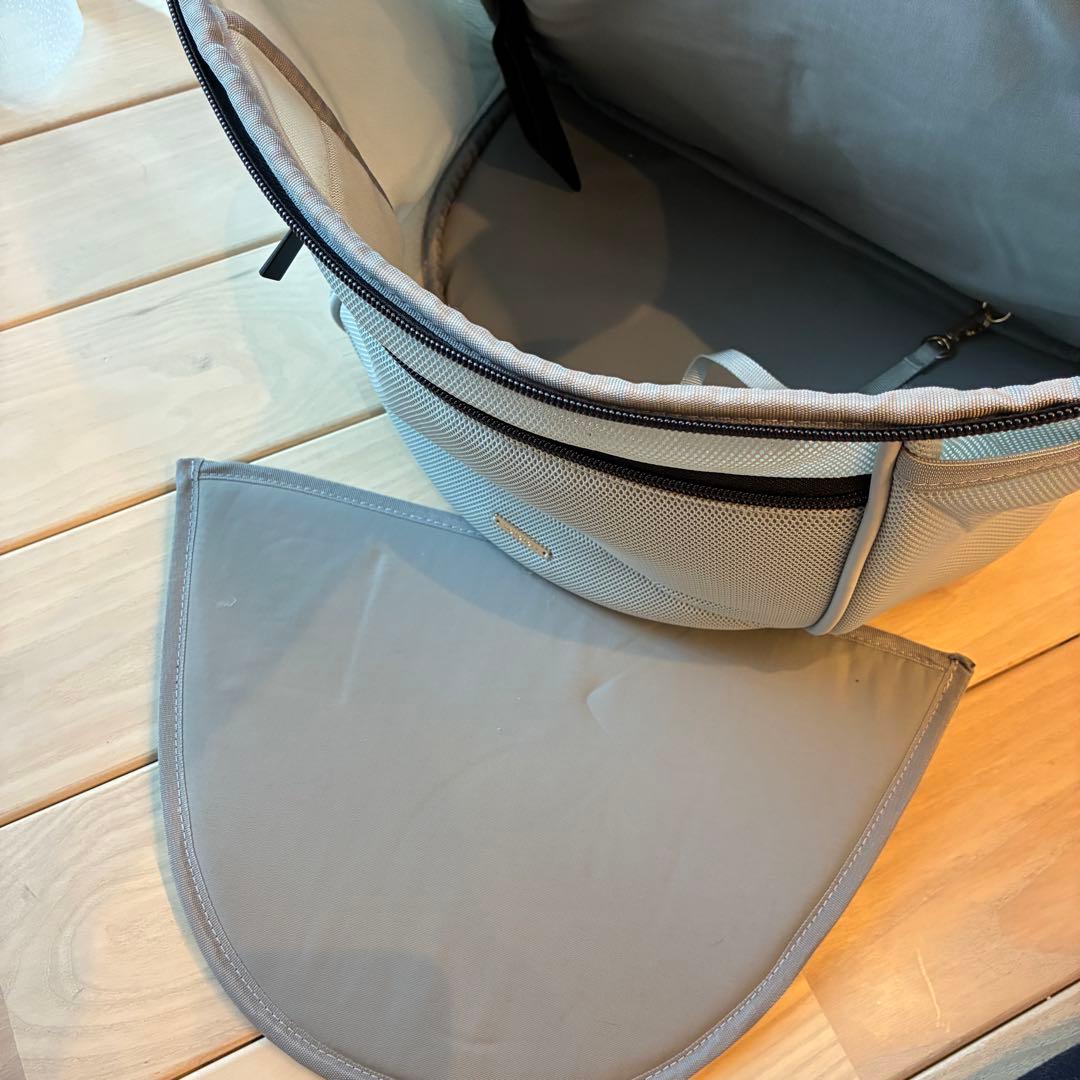 未使用　モンシェリ　メッシュキャリーリュック　グレー　軽量メッシュ巾着リュック