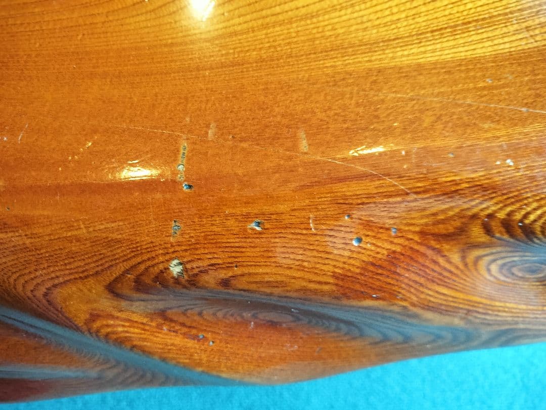 けやき1枚板で作った無垢材のテーブル