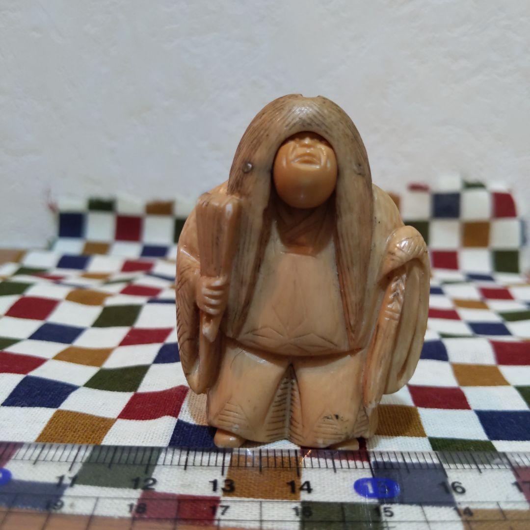 時代提げ物 面変絡繰根付 在銘 天然素材 高5.2cm幅3.9cm重30ｇ緻密彫