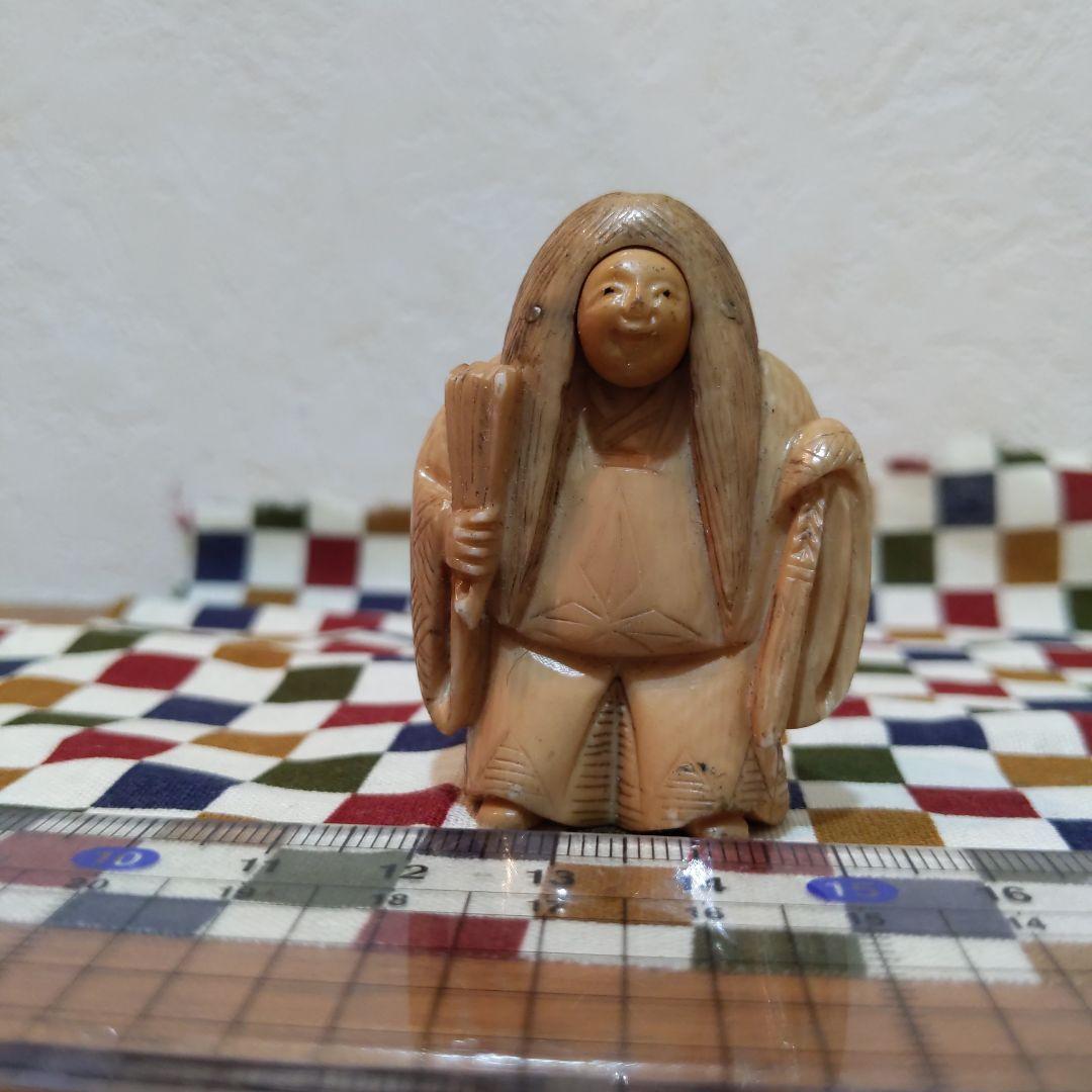 時代提げ物 面変絡繰根付 在銘 天然素材 高5.2cm幅3.9cm重30ｇ緻密彫