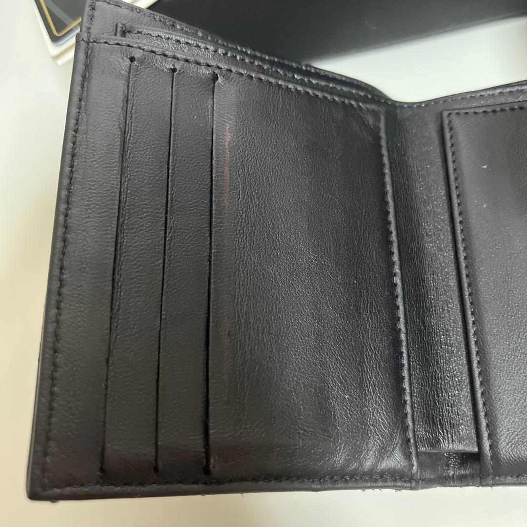 CHANELの三つ折り財布　ラムスキン美品