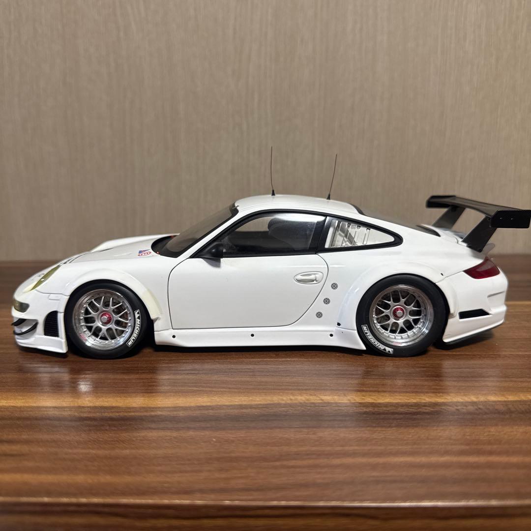 オートアート AUTOart 1/18 ポルシェ911（997） ＧＴ３ＲＳＲ