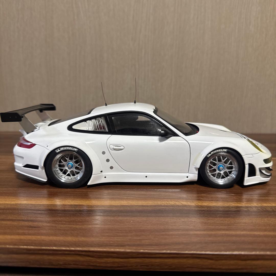 オートアート AUTOart 1/18 ポルシェ911（997） ＧＴ３ＲＳＲ
