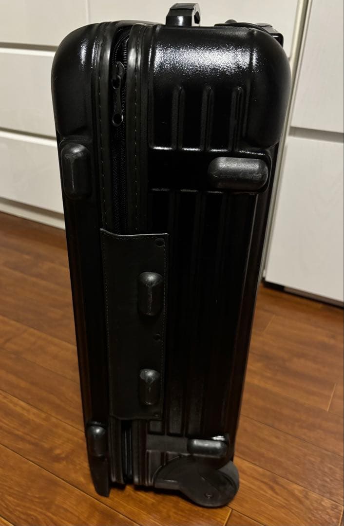 RIMOWA リモワ サルサ 機内持ち込み 35L前後 ブラック黒2輪