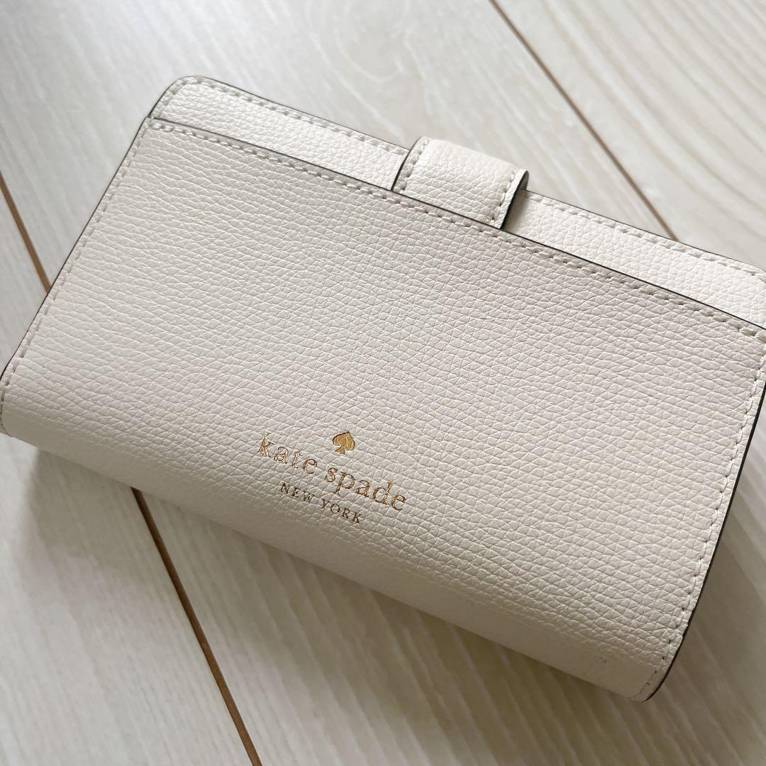 Kate Spade バタフライ&フローラルカットワーク財布 ケイトスペード