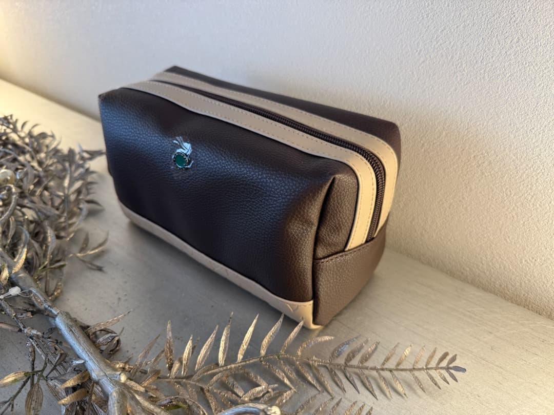 エミレーツ航空　ファーストクラス　アメニティ　メンズ　ブルガリ