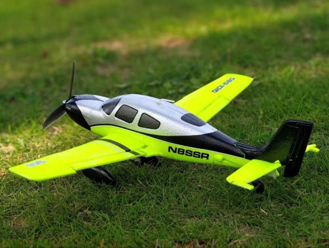 580 ラジコン飛行機、　RCプレーン