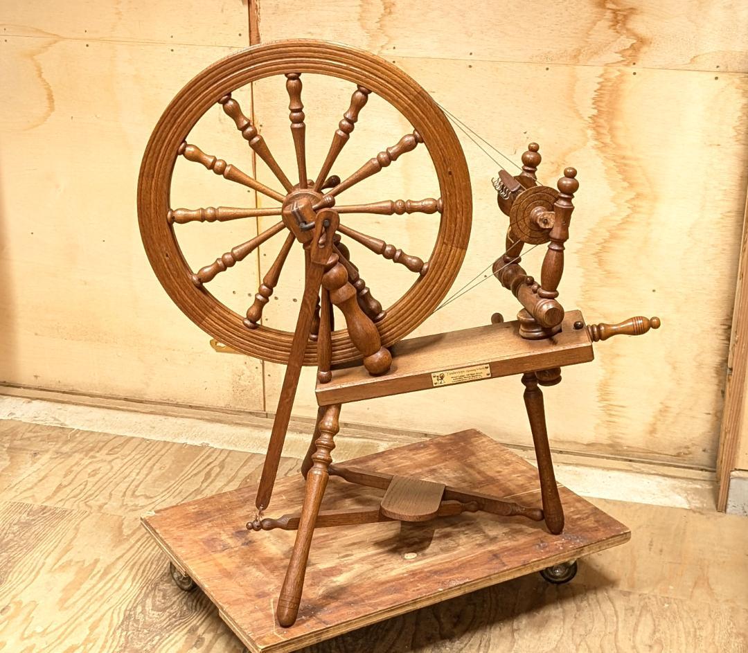 紡毛機　紡ぎ車　糸車　（イギリス製）