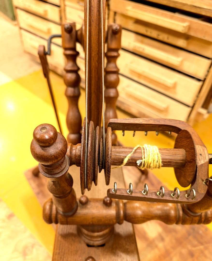 紡毛機　紡ぎ車　糸車　（イギリス製）