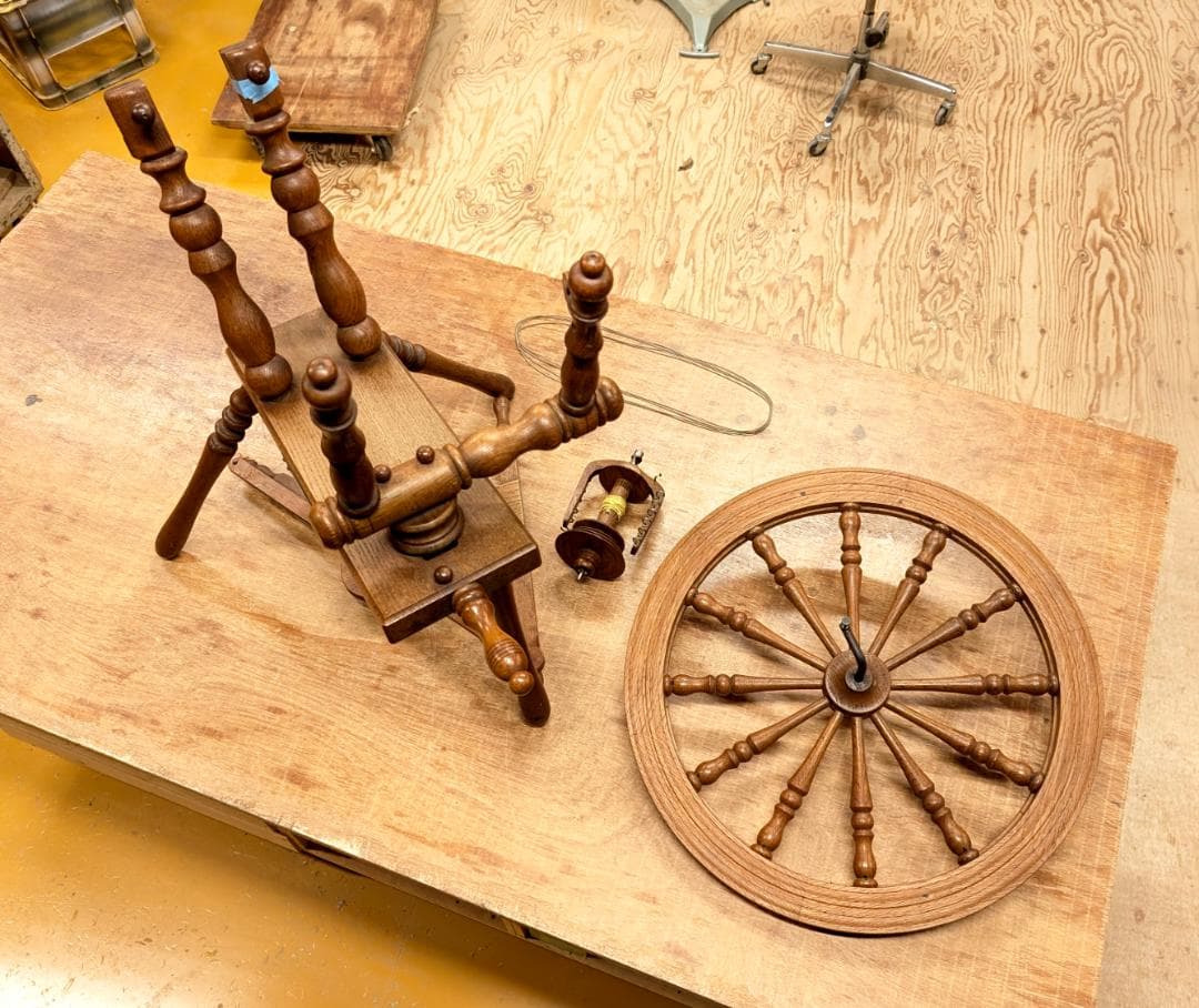 紡毛機　紡ぎ車　糸車　（イギリス製）