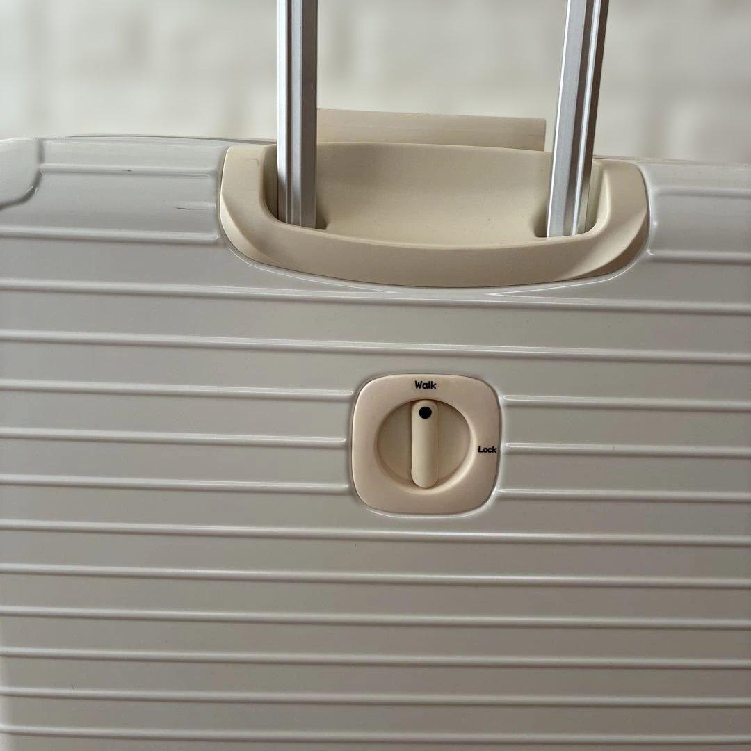 大型スーツケース　100リットル　定価48000円