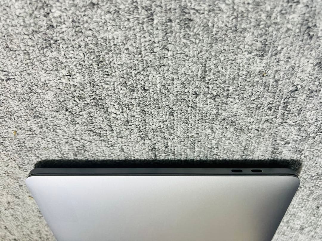 MacBook本体 Macbook Pro M2 2022 8gb 512gb