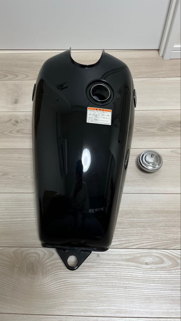 SR400 純正タンク 凹みあり