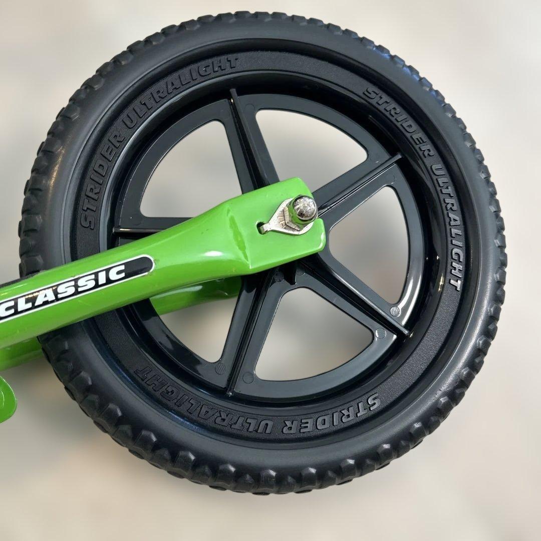 美品　STRIDER バランスバイク 緑色　ストライダー