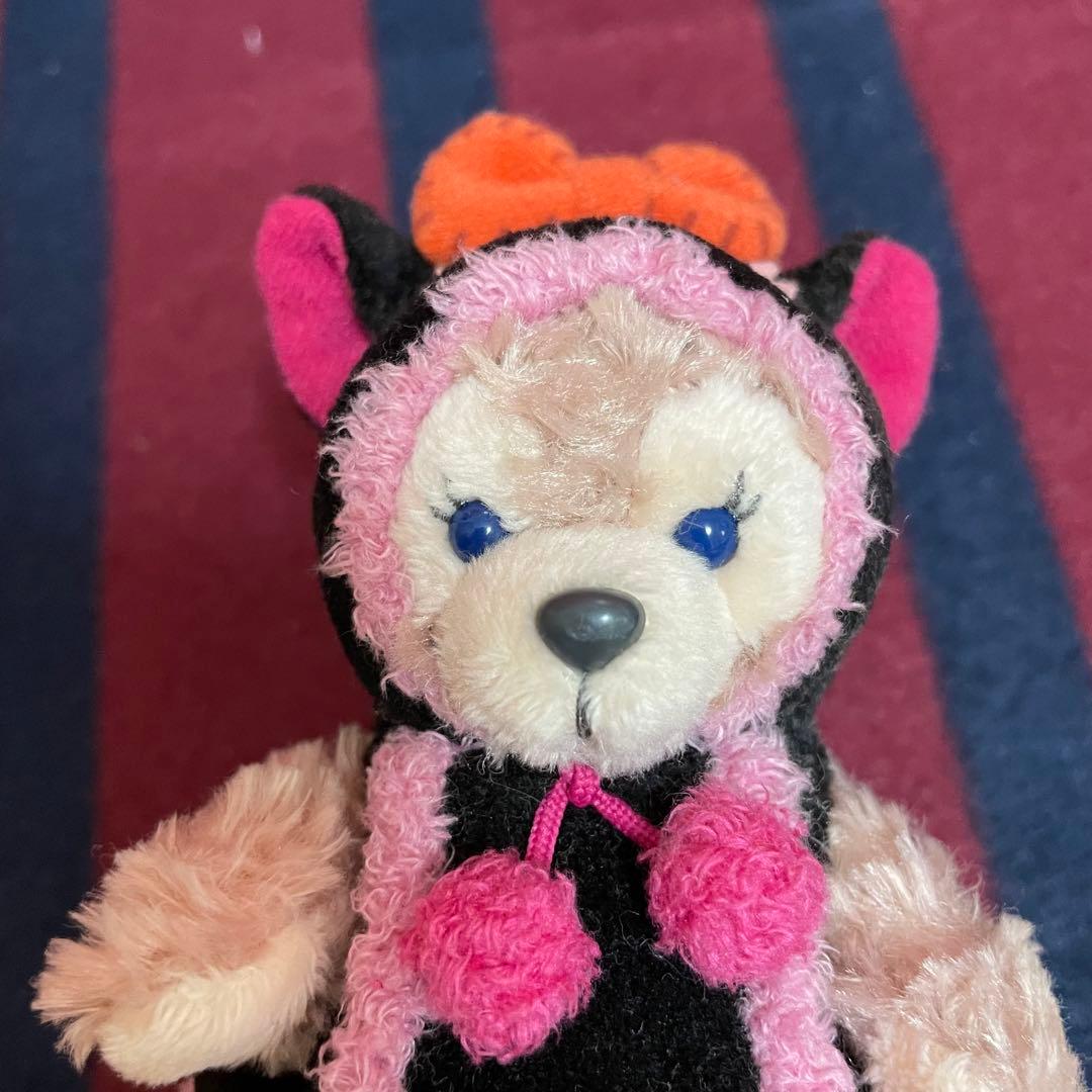 新品未使用タグ付きダッフィー シェリーメイ 2009ハロウィンぬいぐるみバッジ