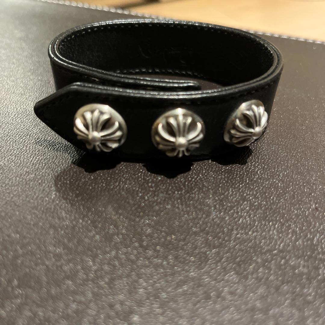 クロムハーツ 黒 レザー バングル シェルモチーフ