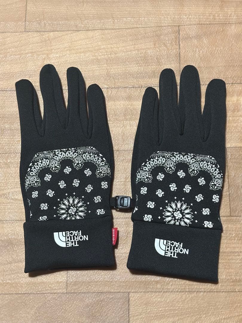 supreme north face グローブ　黒