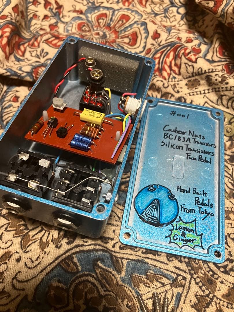 Lemon & Ginger Cashew Nuts FUZZ エフェクター