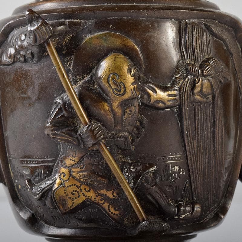 仏教美術　金工師　中尾宗貞制造　古銅　盛上彫　人物刻　花立　仏具　V　R8422