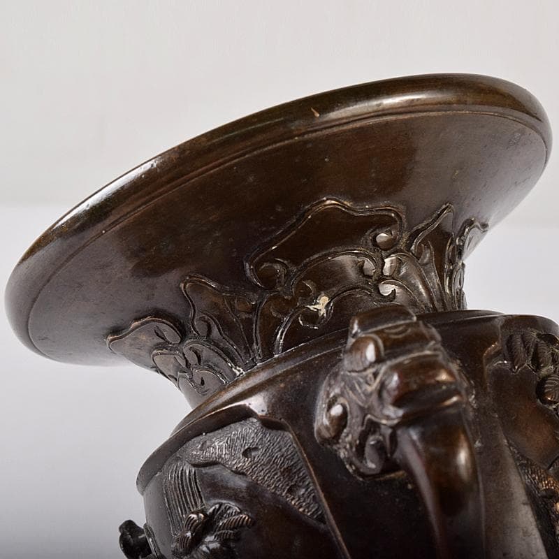 仏教美術　金工師　中尾宗貞制造　古銅　盛上彫　人物刻　花立　仏具　V　R8422