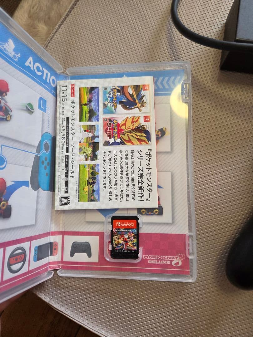 Nintendo Switch 本体　白のジョイコン、マリカーはバラ売りです