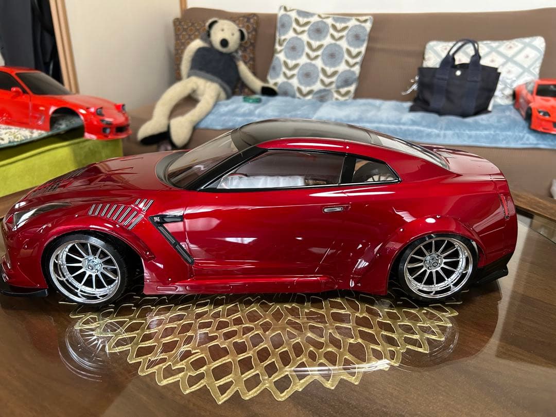 スカイラインGT-Rラジコンボディ1/10 タミヤ　塗装済み、未使用品。