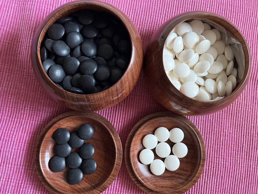 高級蛤碁石とヴィンテージドイツ製機械式Jerger Olympiaチェスクロック