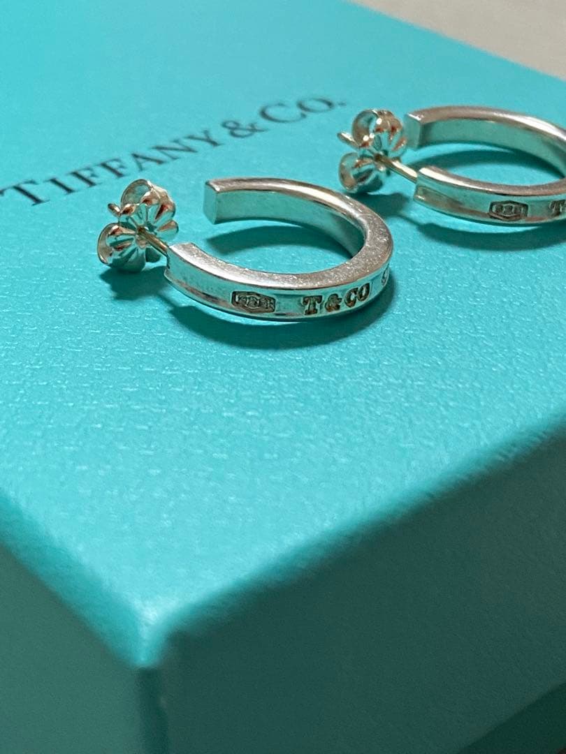Tiffany & Co. （両耳用）シルバー フープピアス1837スモール