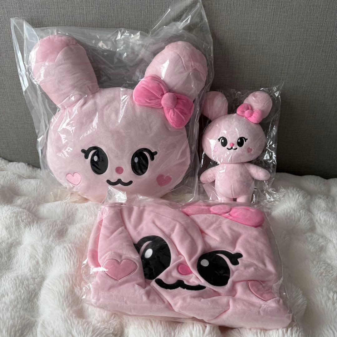 NIZOO Pyonpyon グッズ3点 ぬいぐるみ/クッション/ブランケット