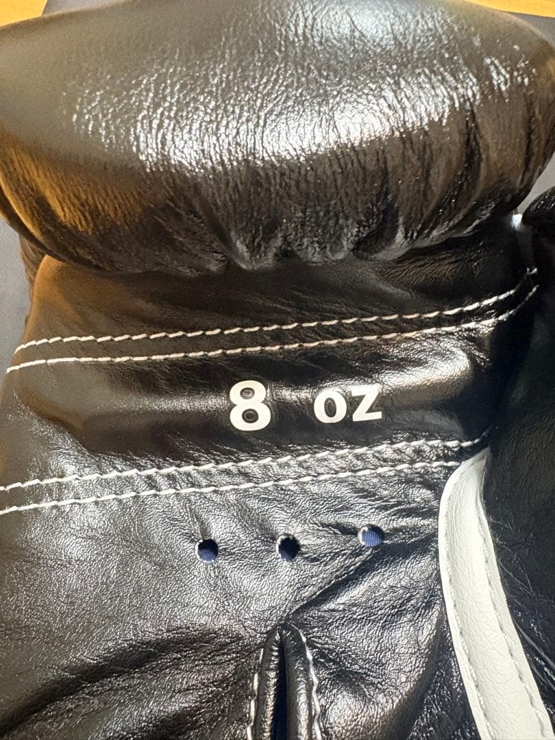 新品　未使用　ウイニングボクシンググローブ黒8oz