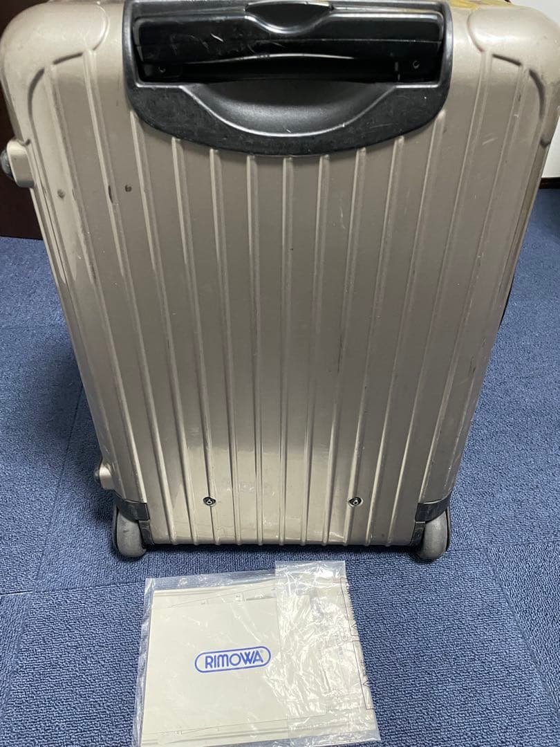 RIMOWA シルバー キャリーケース　機内持ち込み　2輪