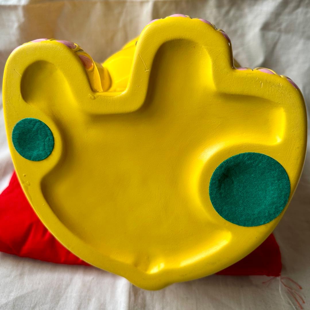 招き猫 右手あげ 黄色 10号 赤座布団