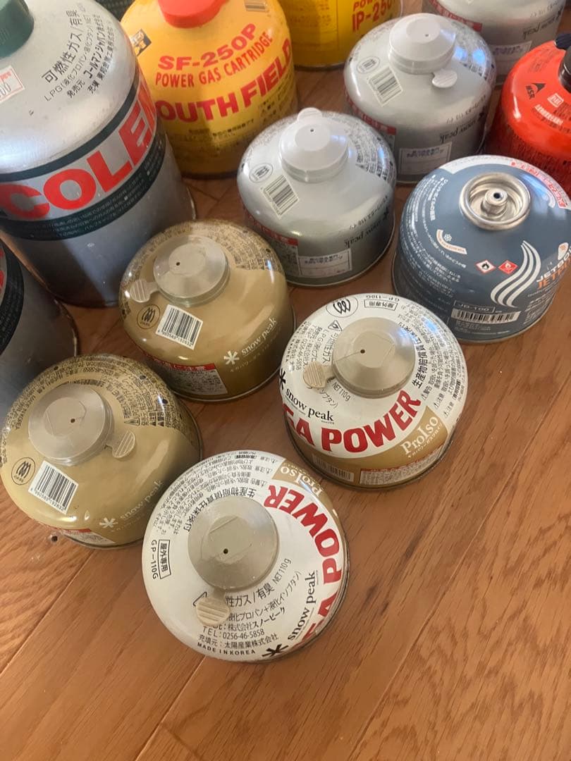 キャンピングガス缶　26缶　未使用など様々
