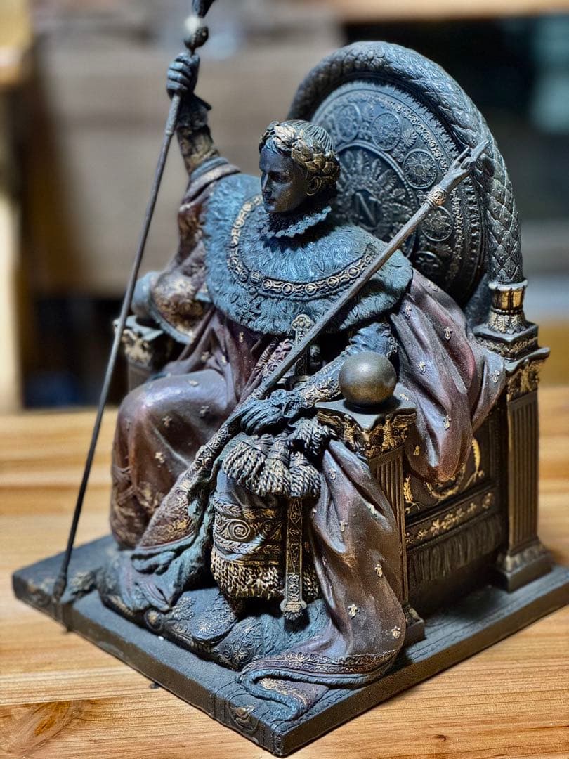 【フランス購入】エリザベス一世 女王像 高さ約30cm／背面装飾あり